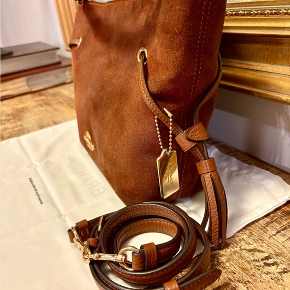COACH Andy Suede Bucket Bag Detachable Shoulder & Crossbody Strap New Gold Tag 🤩 - Picture 5 of 8